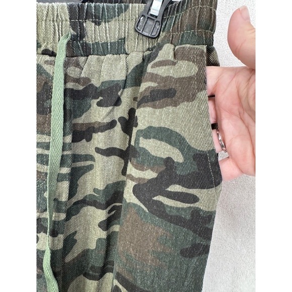 EUC Women's green camo wide leg cargo pants with elastic waist and drawstring XL - Picture 4 of 7